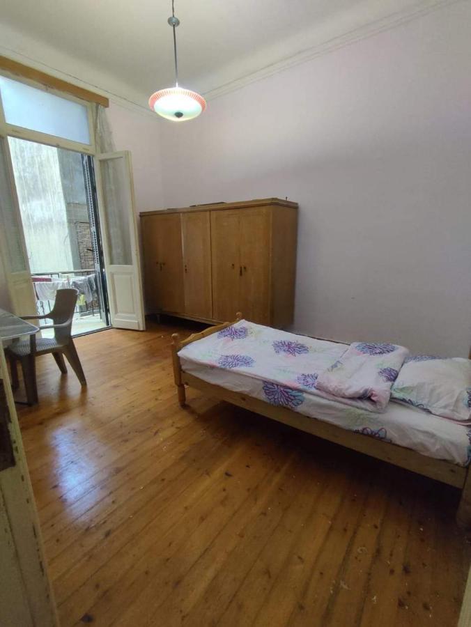 Room No5 A Private Room With Balcony For Men Only And No Ladies Allowed غرفة خاصة للرجال فقط ممنوع السيدات Alexandrie Extérieur photo